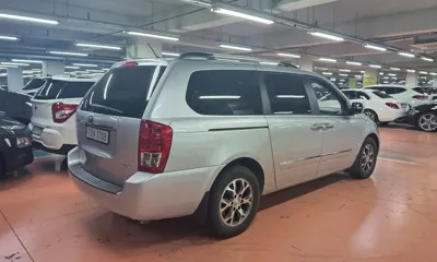 Kia Canival 2013, 121136 км, за 3500000 KRW