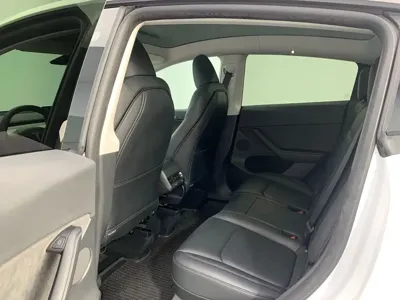 Tesla Model Y 2024, 80000 км, за 169800 CNY - фото 10