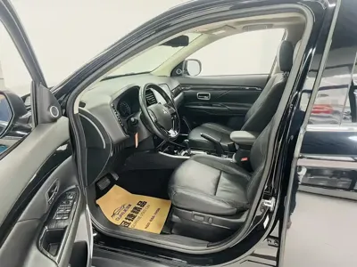 Mitsubishi Outlander 2018, 39500 км, за 66800 CNY
