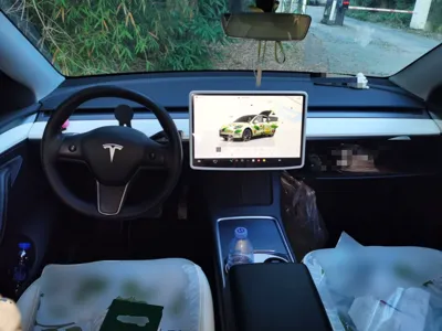 Tesla Model Y 2022, 77600 км, за 152985.74 CNY - фото 10