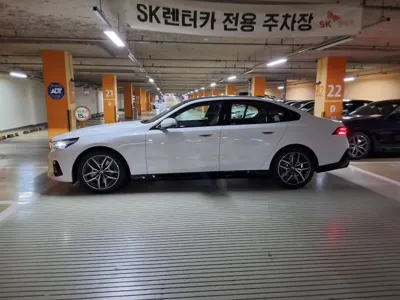 BMW 5-Series 2026, 5 км, за 40800000 KRW - фото 7