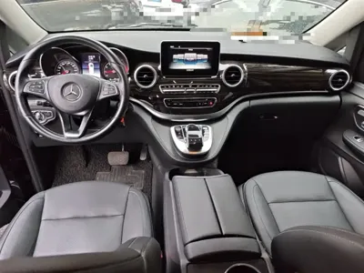 Mercedes-Benz V-Class 2019, 63900 км, за 153200 CNY - фото 10