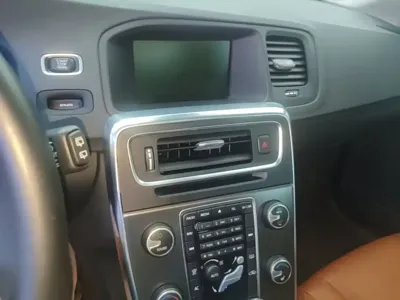 Volvo V60 2017, 102400 км, за 65700 CNY - фото 13