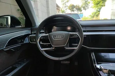 Audi A8 2023, 44300 км, за 410266.4 CNY - фото 10