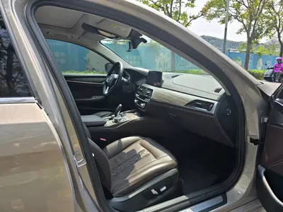 BMW 5 Series New Energy 2018, 90000 км, за 109800 CNY - фото 6