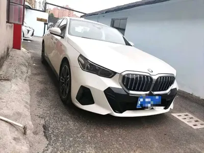 BMW 5 Series (Import) · 2025 год