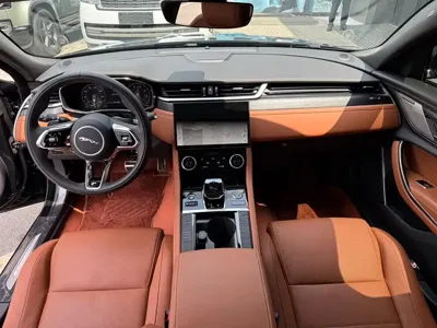 Jaguar XFL 2025, 10500 км, за 245799 CNY - фото 9