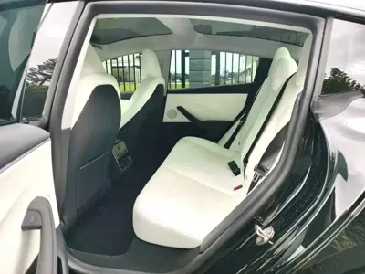 Tesla Model 3 2024, 40000 км, за 122500 CNY