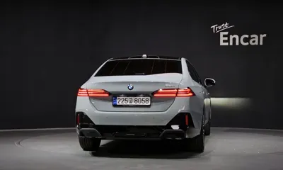 BMW 5-Series 2024, 17029 км, за 59990000 KRW
