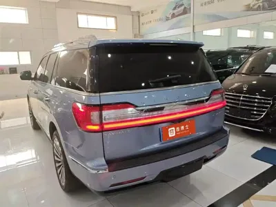 Lincoln Navigator 2019, 78800 км, за 418000 CNY