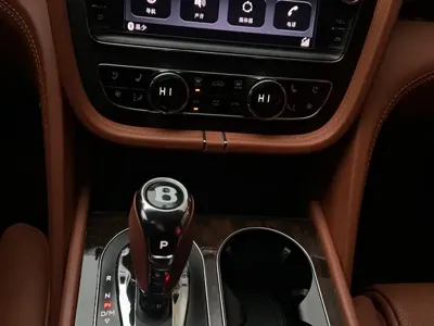Bentley Bentayga 2019, 80000 км, за 1080000 CNY