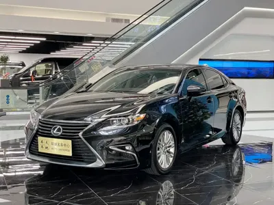 Lexus ES · 2016 год