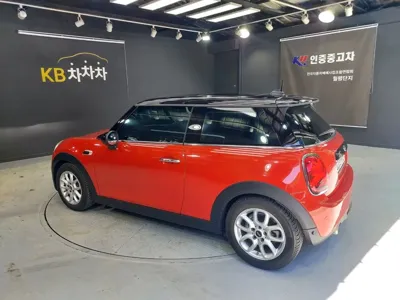 MINI Cooper · 2019 год