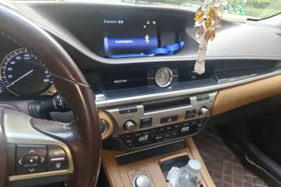 Lexus ES 2015, 81400 км, за 98051.52 CNY - фото 13