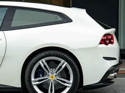 Ferrari GTC4Lusso 2018, 22000 км, за 3680000 CNY - фото 5