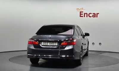 Honda Accord 2017, 70296 км, за 12390000 KRW - фото 4