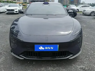 Avatr Avatr 06 2025, 17100 км, за 168000 CNY