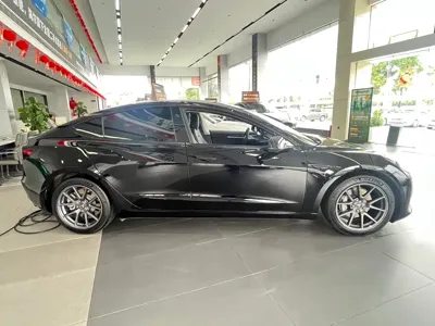 Tesla Model 3 2022, 32000 км, за 139800 CNY