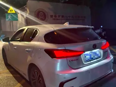 Lexus CT 2018, 44000 км, за 96800 CNY - фото 8