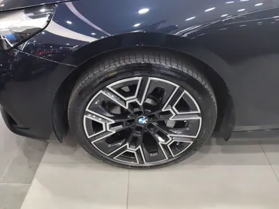 BMW 5 Series 2024, 31600 км, за 332684.45 CNY - фото 8