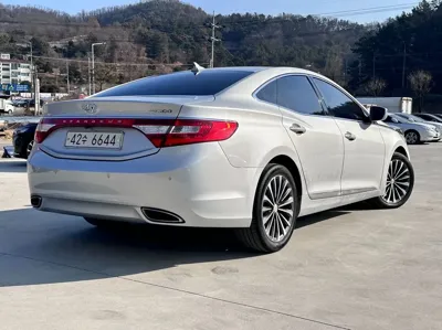 Hyundai Grandeur 2014, 150904 км, за 5000000 KRW