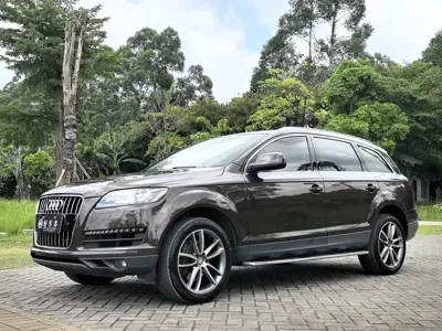 Audi Q7 · 2015 год