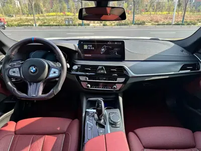 BMW 5 Series 2023, 70000 км, за 241800 CNY - фото 9