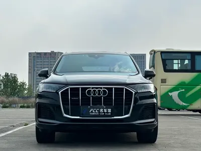 Audi Q7 2020, 40000 км, за 229800 CNY