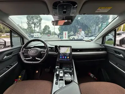 Hyundai Custo 2023, 66000 км, за 93800 CNY - фото 11