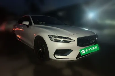Volvo S60 2021, 63500 км, за 100461.97 CNY