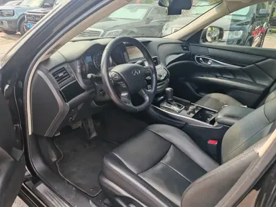 Infiniti Q70 2015, 92000 км, за 63000 CNY