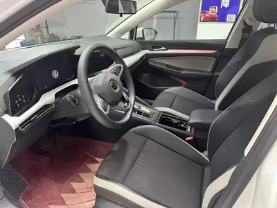Volkswagen Golf 2022, 18000 км, за 83800 CNY