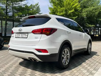 Hyundai Santafe 2018, 125000 км, за 15000000 KRW