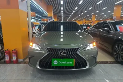 Lexus ES 2022, 33800 км, за 196128.21 CNY
