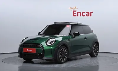 MINI Cooper · 2023 год