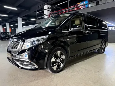Mercedes-Benz V-Class 2019, 210000 км, за 131700 CNY - фото 1