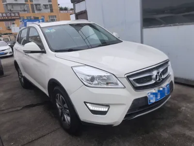 BAIC Senova X65 2015, 76800 км, за 32589.46 CNY