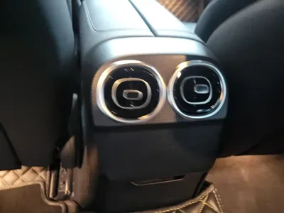 Mercedes-Benz C-Class 2022, 60000 км, за 127800 CNY - фото 8