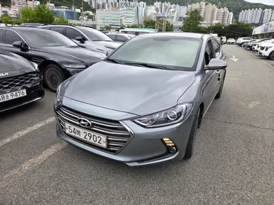 Hyundai Avante · 2016 год