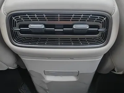 Hongqi 红旗HS6 PHEV 2026, 1000 км, за 175799 CNY - фото 11