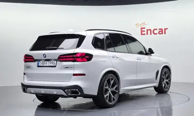 BMW X5 2025, 5947 км, за 131800000 KRW