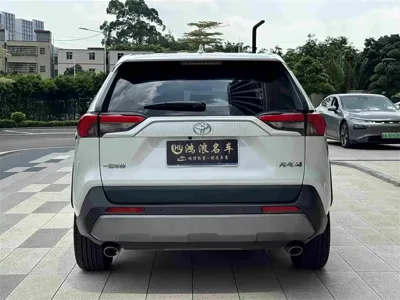 Toyota RAV4 2022, 13000 км, за 106800 CNY