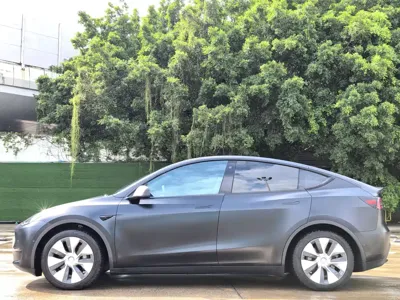 Tesla Model Y 2022, 82000 км, за 145800 CNY