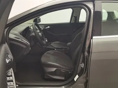 Ford Focus 2016, 59800 км, за 23900 CNY - фото 10