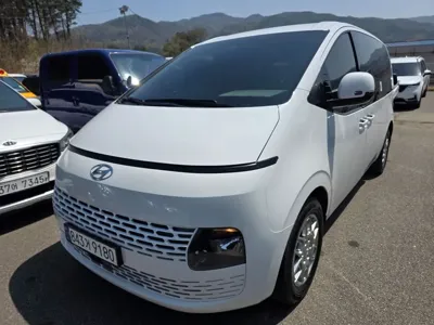 Hyundai Staria · 2023 год