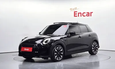 MINI Cooper · 2023 год