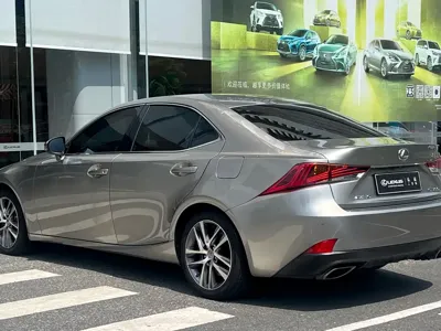 Lexus IS 2019, 57800 км, за 119800 CNY - фото 9