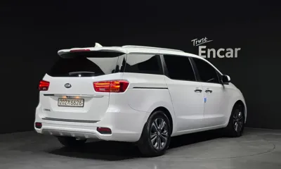 Kia Canival 2019, 90606 км, за 13000000 KRW