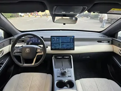 BYD Qin Plus 2025, 10000 км, за 85800 CNY
