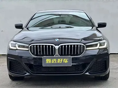 BMW 5 Series 2023, 25000 км, за 229800 CNY
